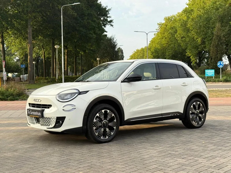 Fiat 600 (2024) — foto 1