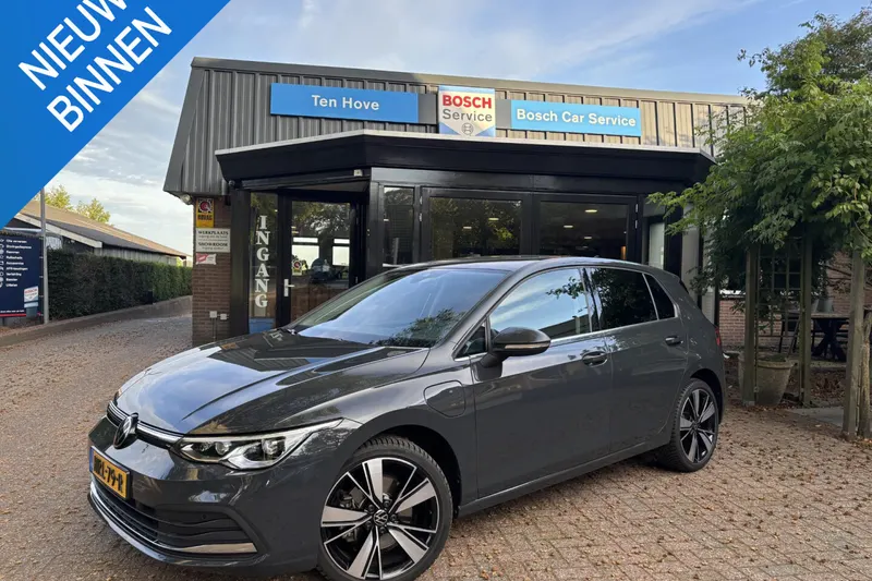 Volkswagen Golf (2022)