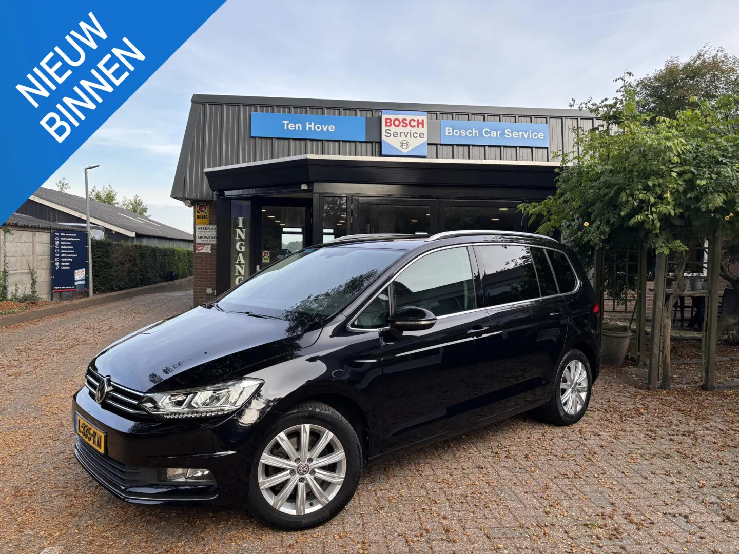 Volkswagen Touran (2016) — foto 1