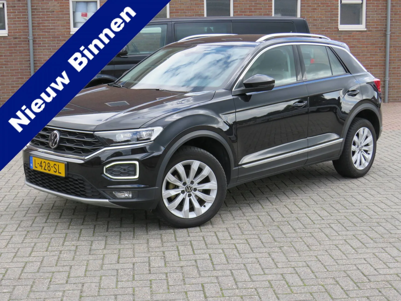 Volkswagen T-Roc (2021) — foto 1