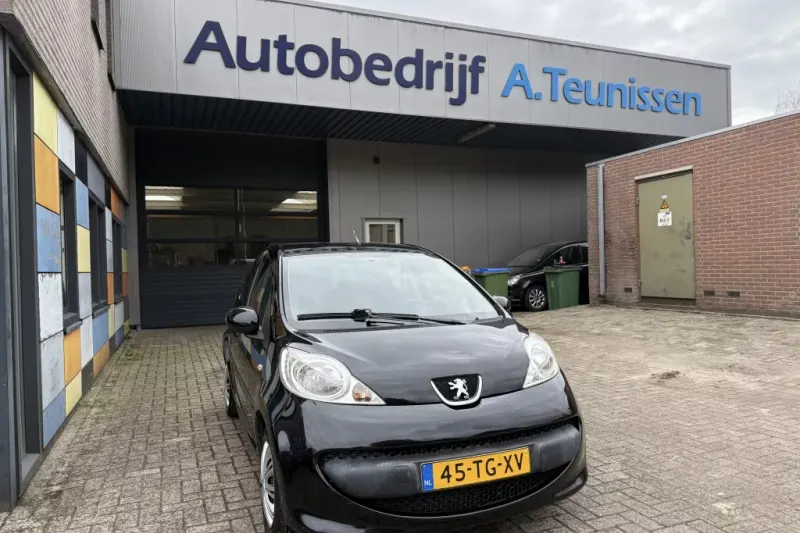 Peugeot 107 (2006)