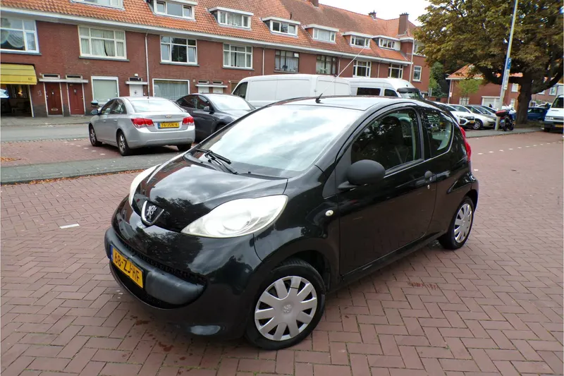 Peugeot 107 (2008)