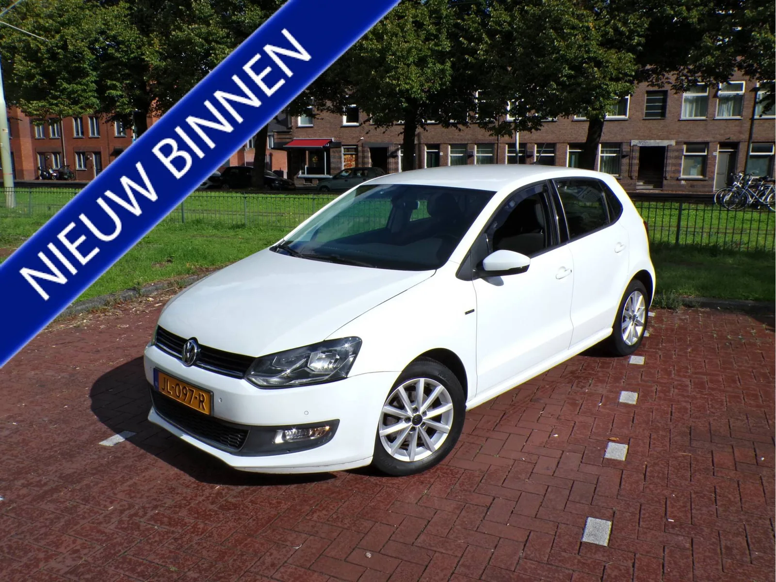 Volkswagen Polo (2015) — foto 1