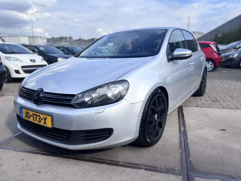 Volkswagen Golf (2009) — foto 1