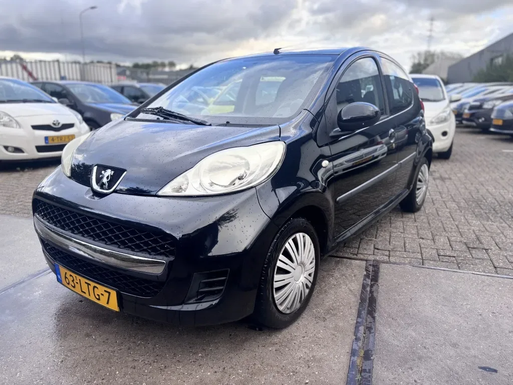 Peugeot 107 (2010) — foto 1