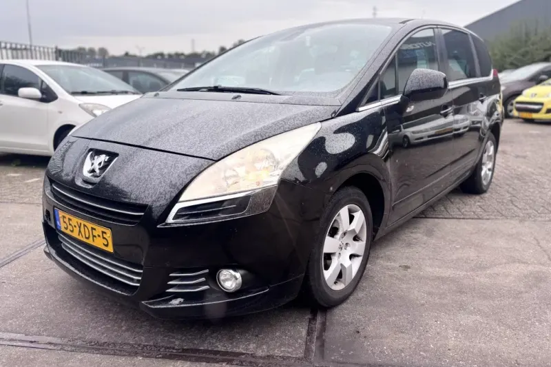 Peugeot 5008 (2012)