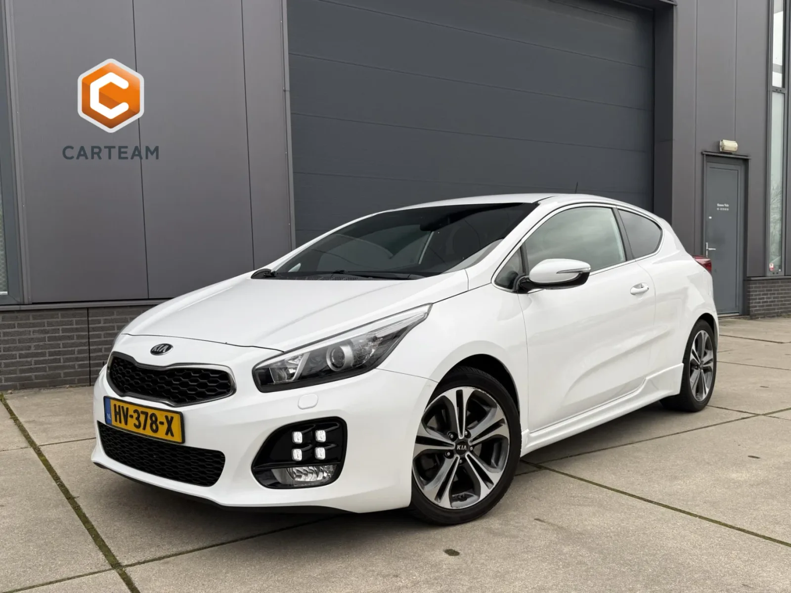 Kia ProCeed (2016) — foto 1
