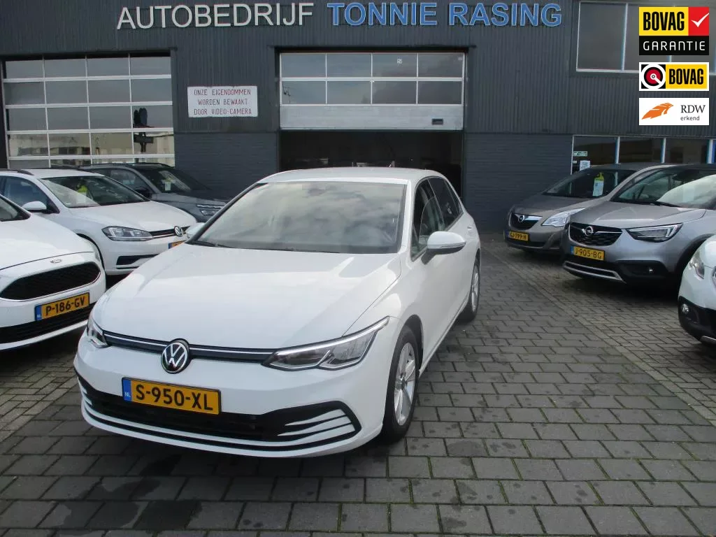 Volkswagen Golf (2021) — foto 1
