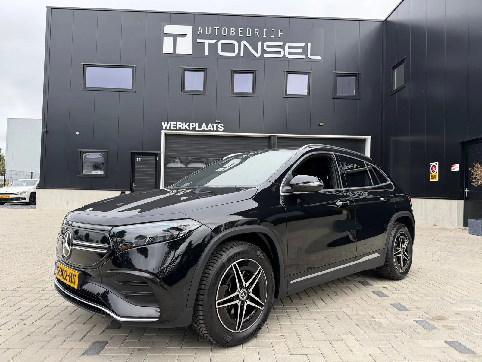 Mercedes-Benz EQA (2023) — foto 1