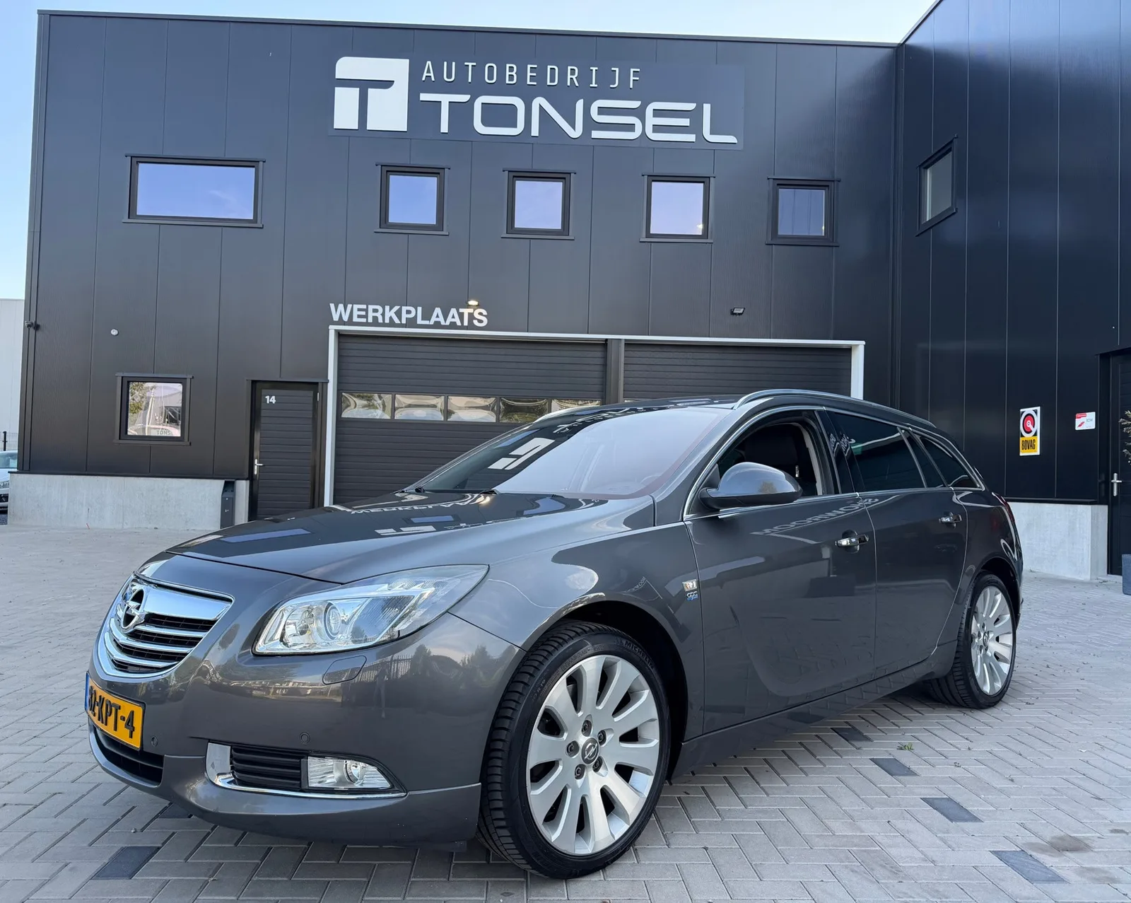 Opel Insignia (2010) — foto 1