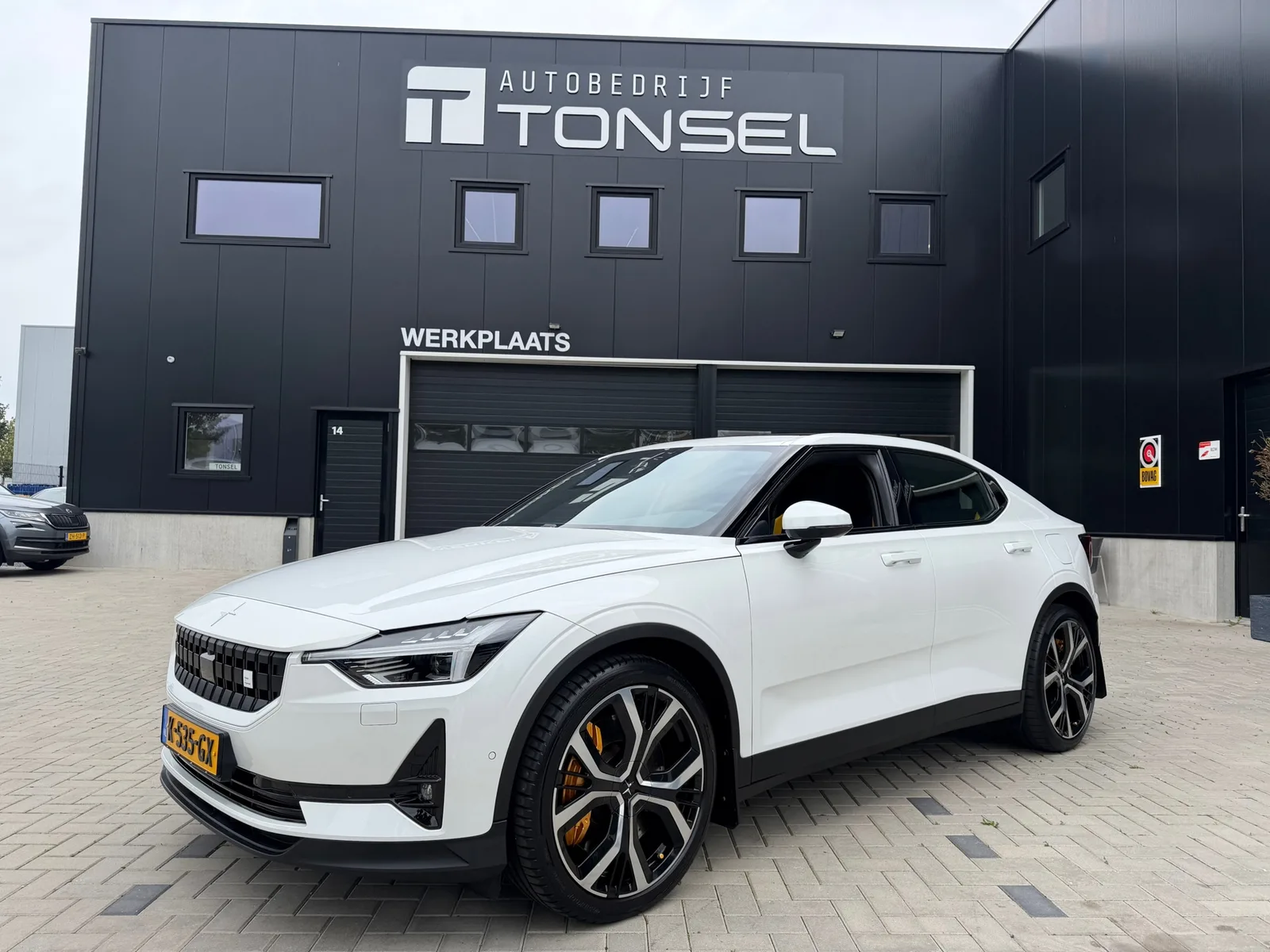 Polestar 2 (2020) — foto 1