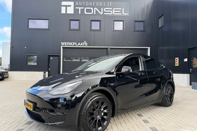 Tesla Model Y (2021)