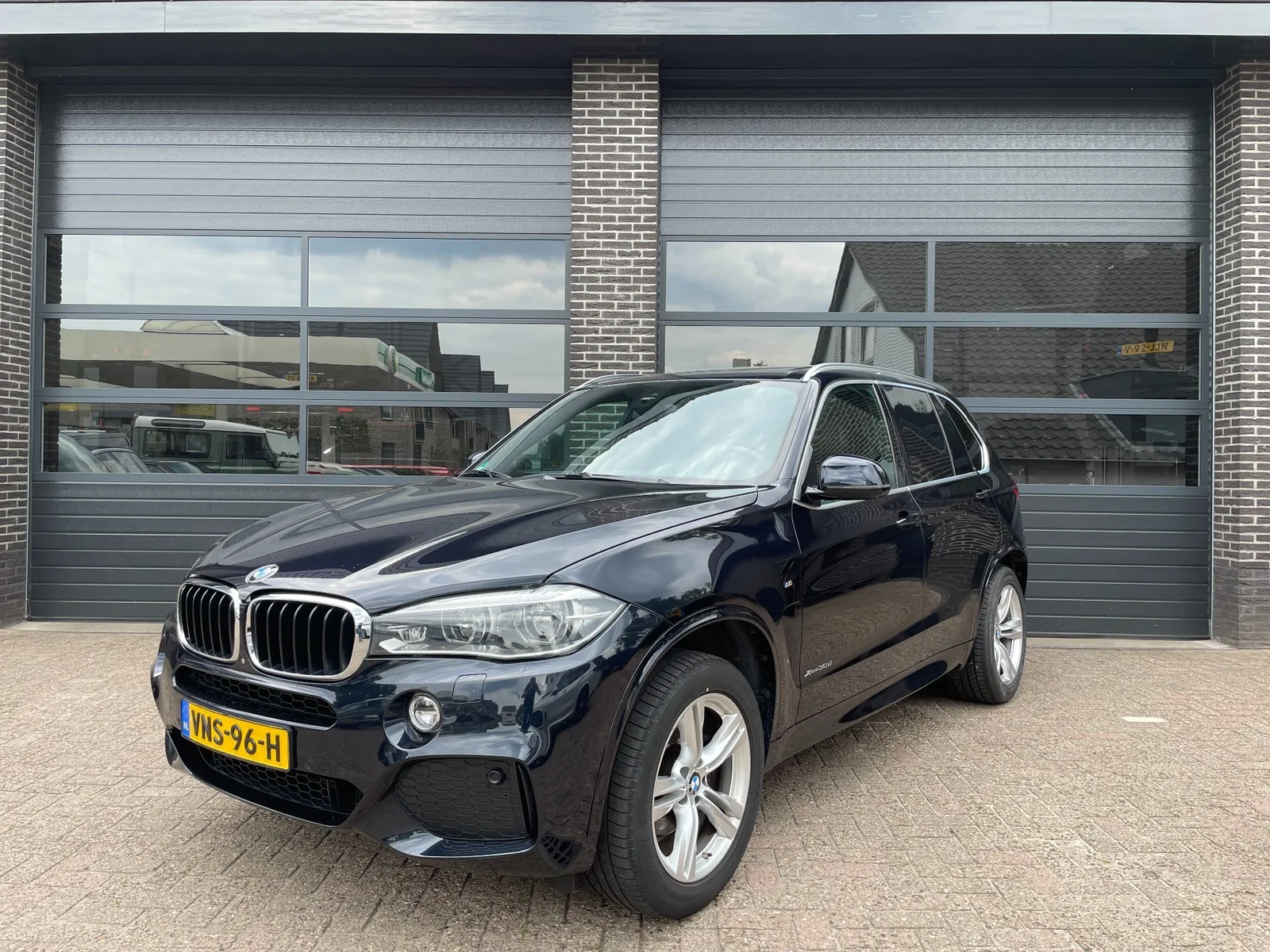 BMW X5 (2017) — foto 1