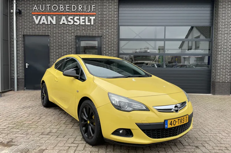 Opel Astra (2012)