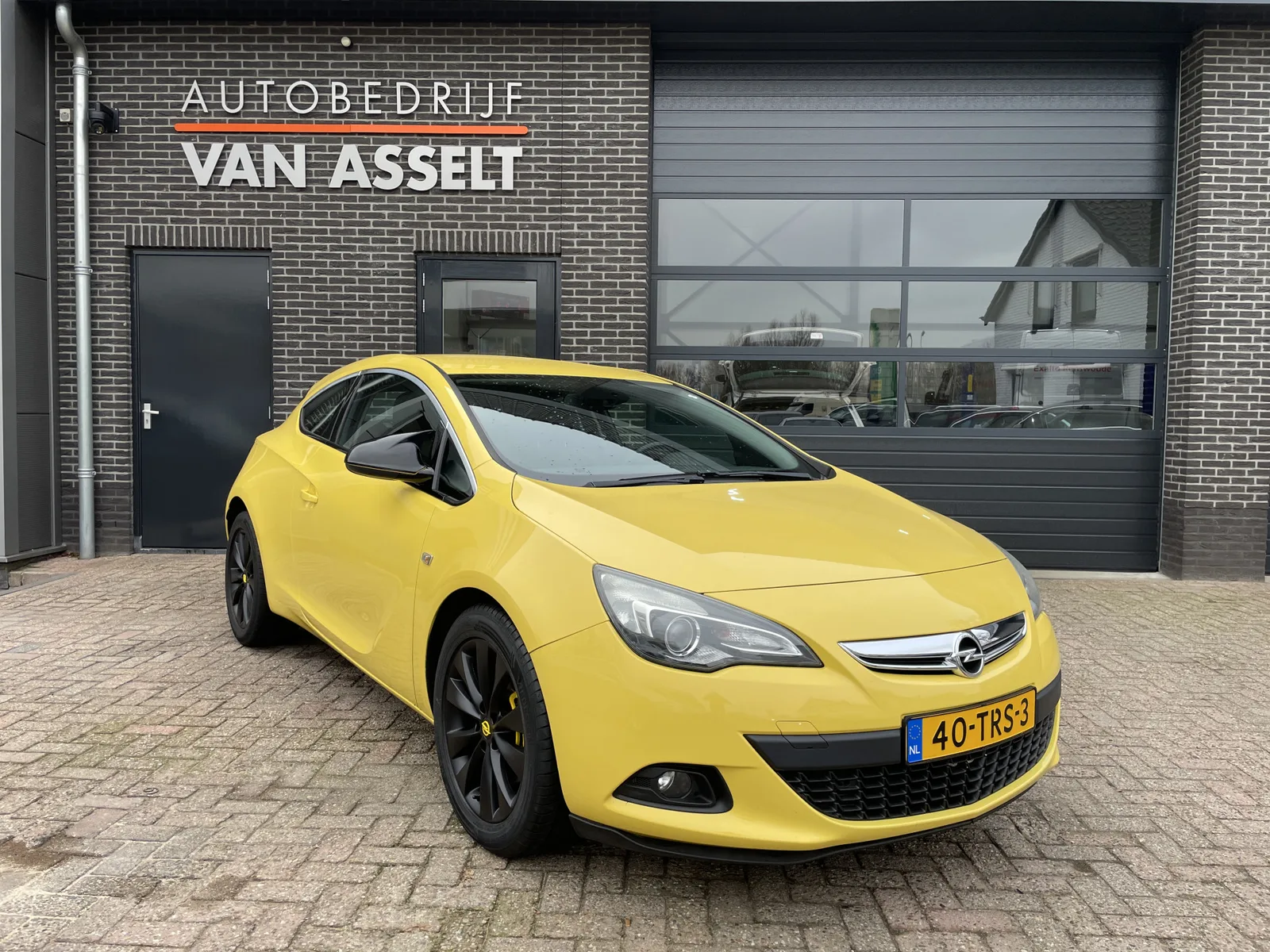 Opel Astra (2012) — foto 1