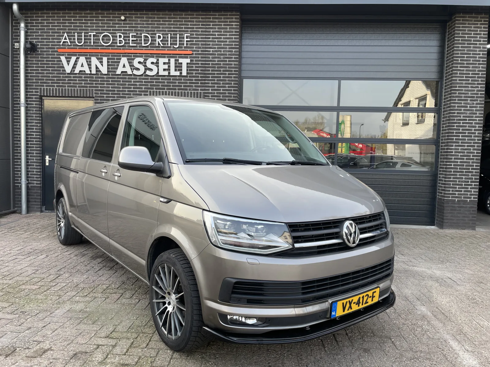 Volkswagen Transporter (2016) — foto 1