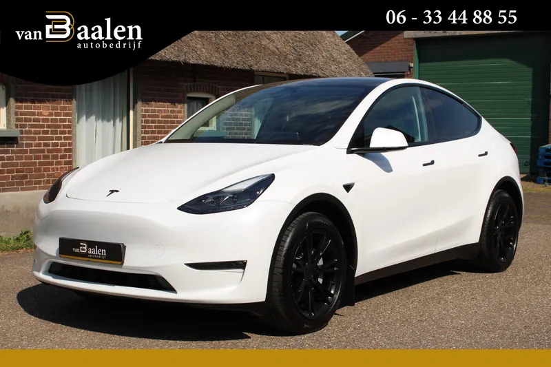 Tesla Model Y (2022)