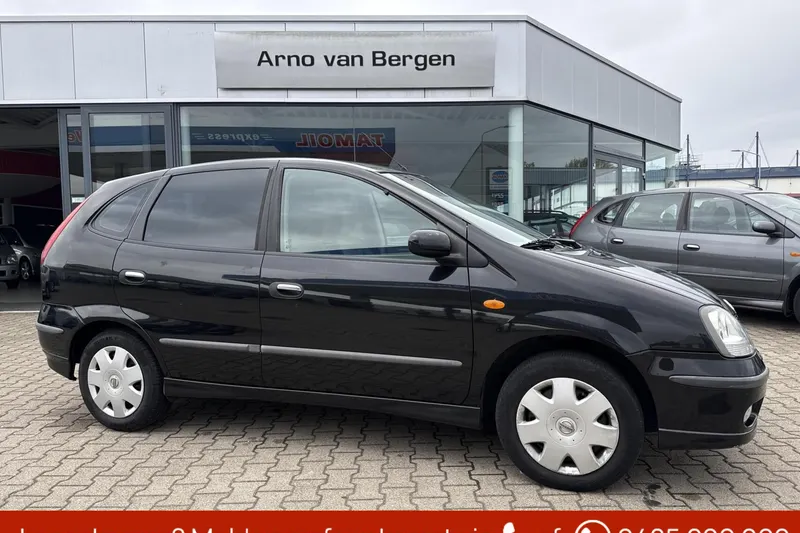 Nissan Almera Tino (2006)