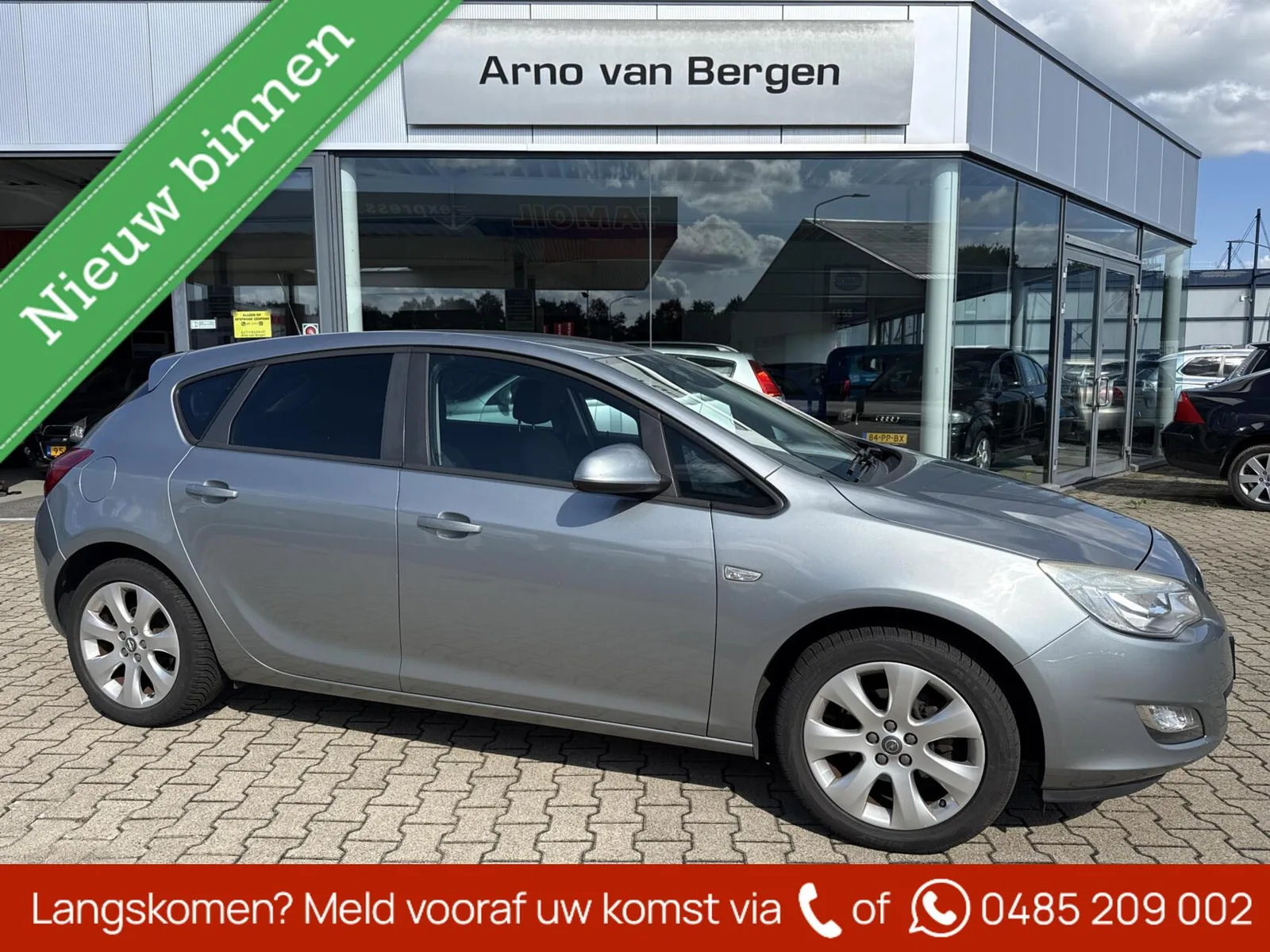 Opel Astra (2011) — foto 1