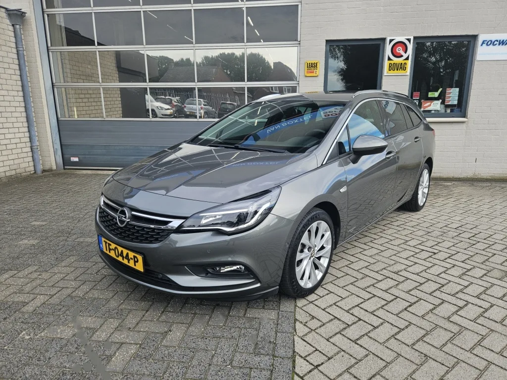 Opel Astra (2018) — foto 1