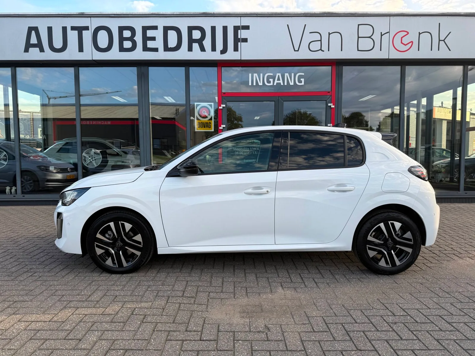 Peugeot 208 (2025) — foto 1