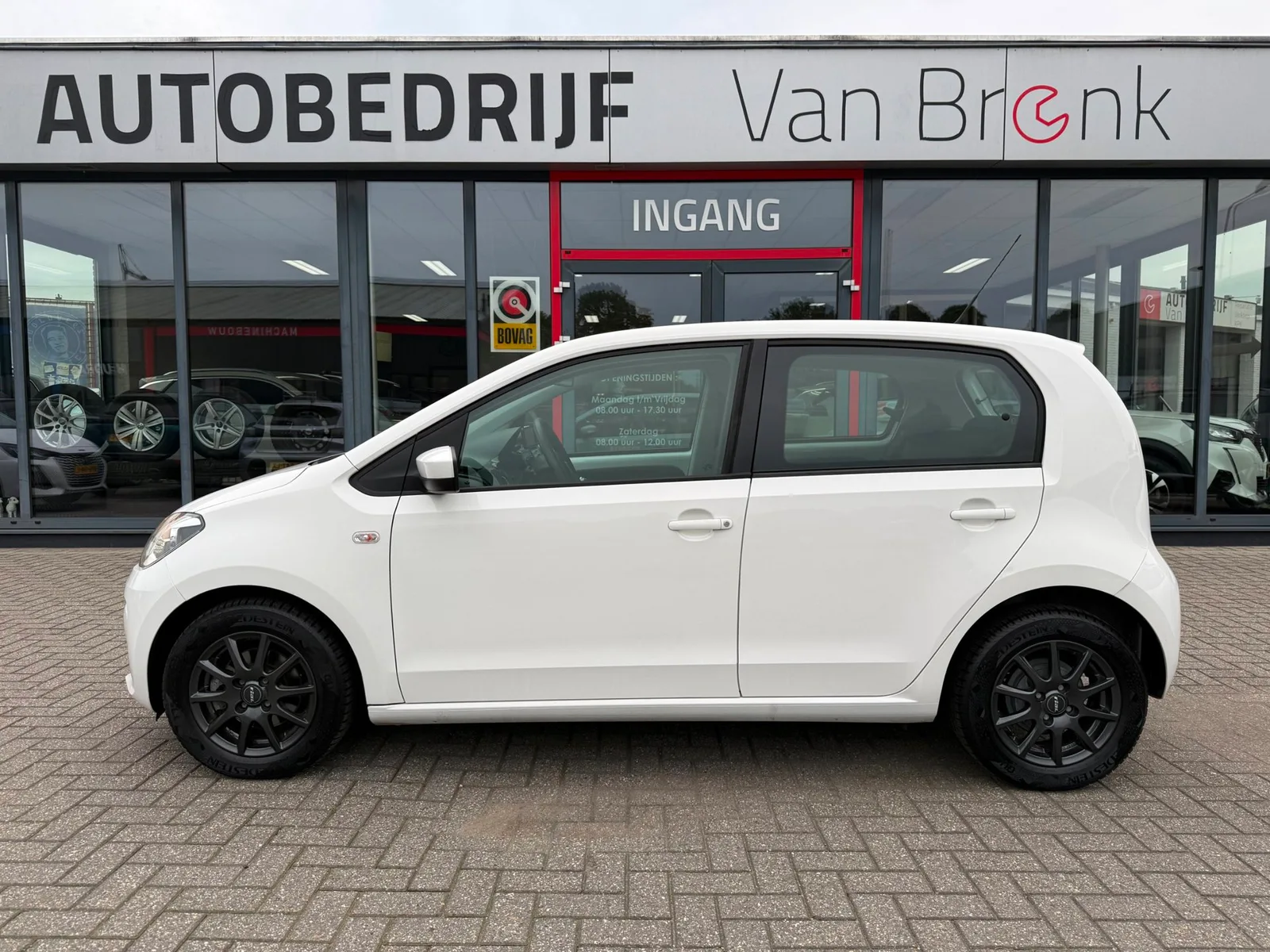 Volkswagen Up! (2013) — foto 1