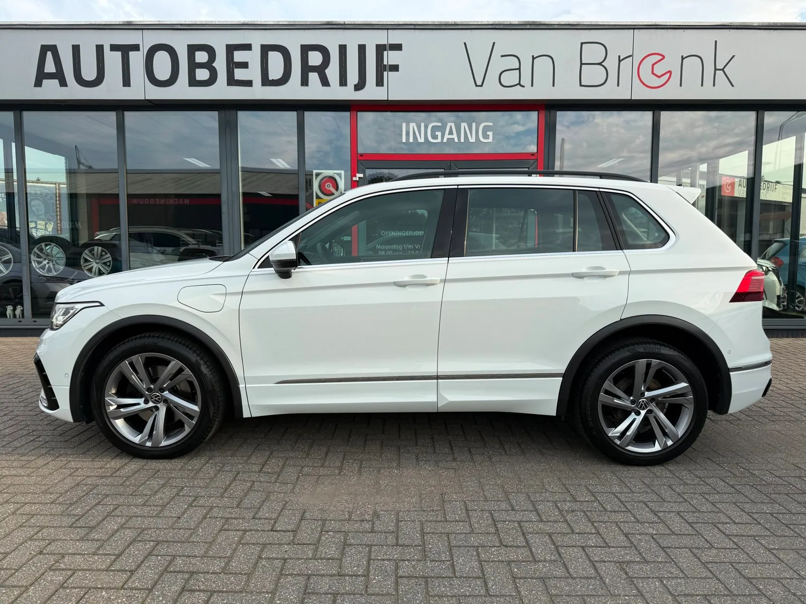 Volkswagen Tiguan (2021) — foto 1