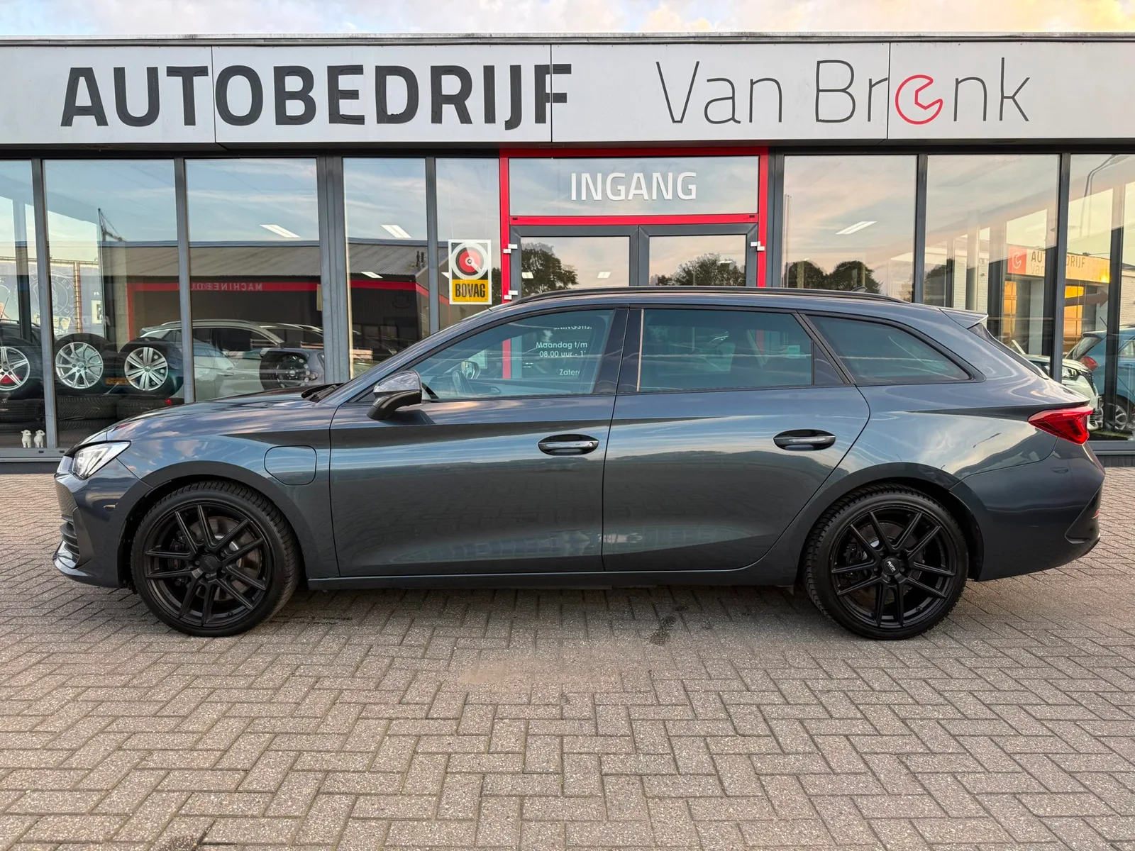 CUPRA Leon Sportstourer (2022) — foto 1