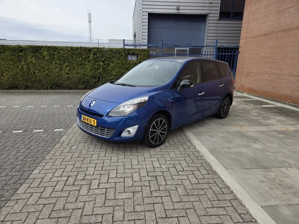 Renault Grand Scénic (2011) — foto 1