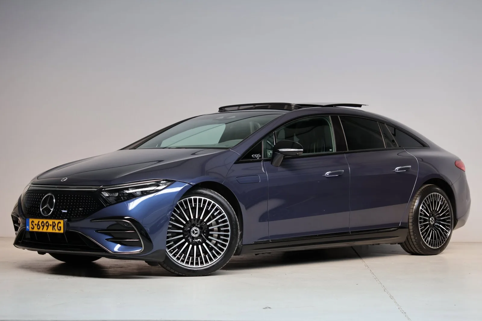 Mercedes-Benz EQS (2023) — foto 1