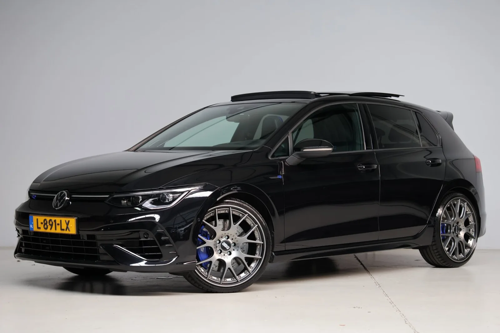 Volkswagen Golf (2021) — foto 1