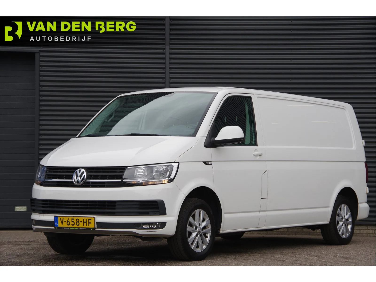 Volkswagen Transporter (2017) — foto 1
