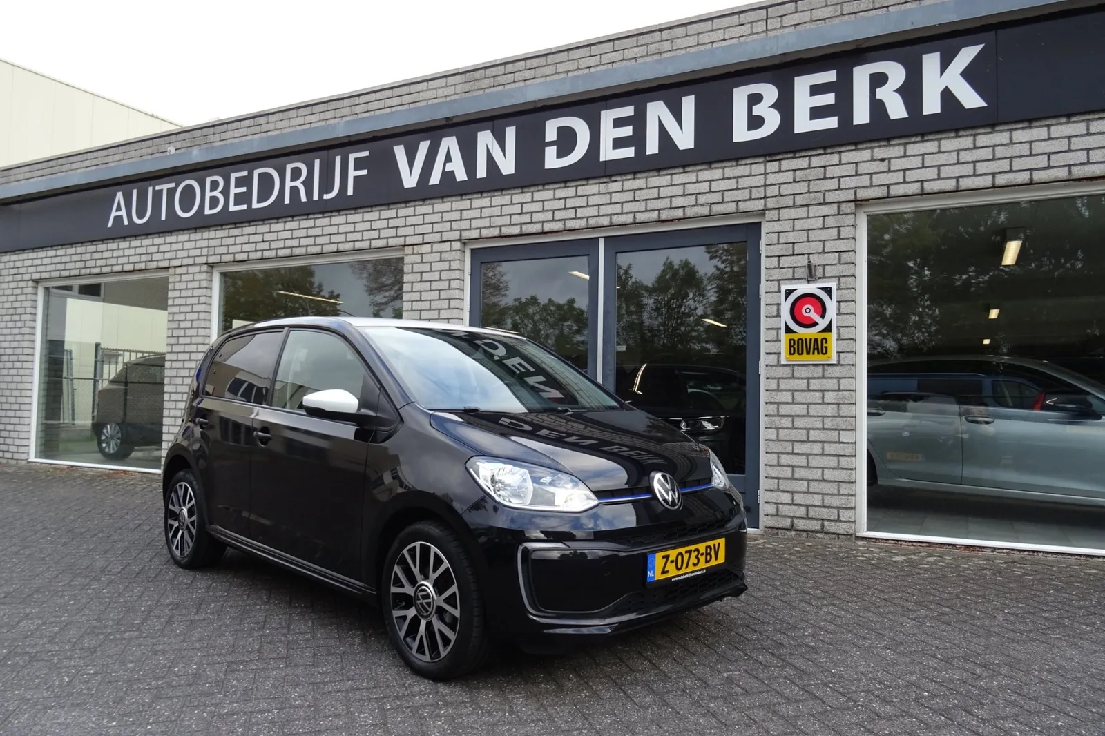 Volkswagen E-Up! (2020) — foto 1