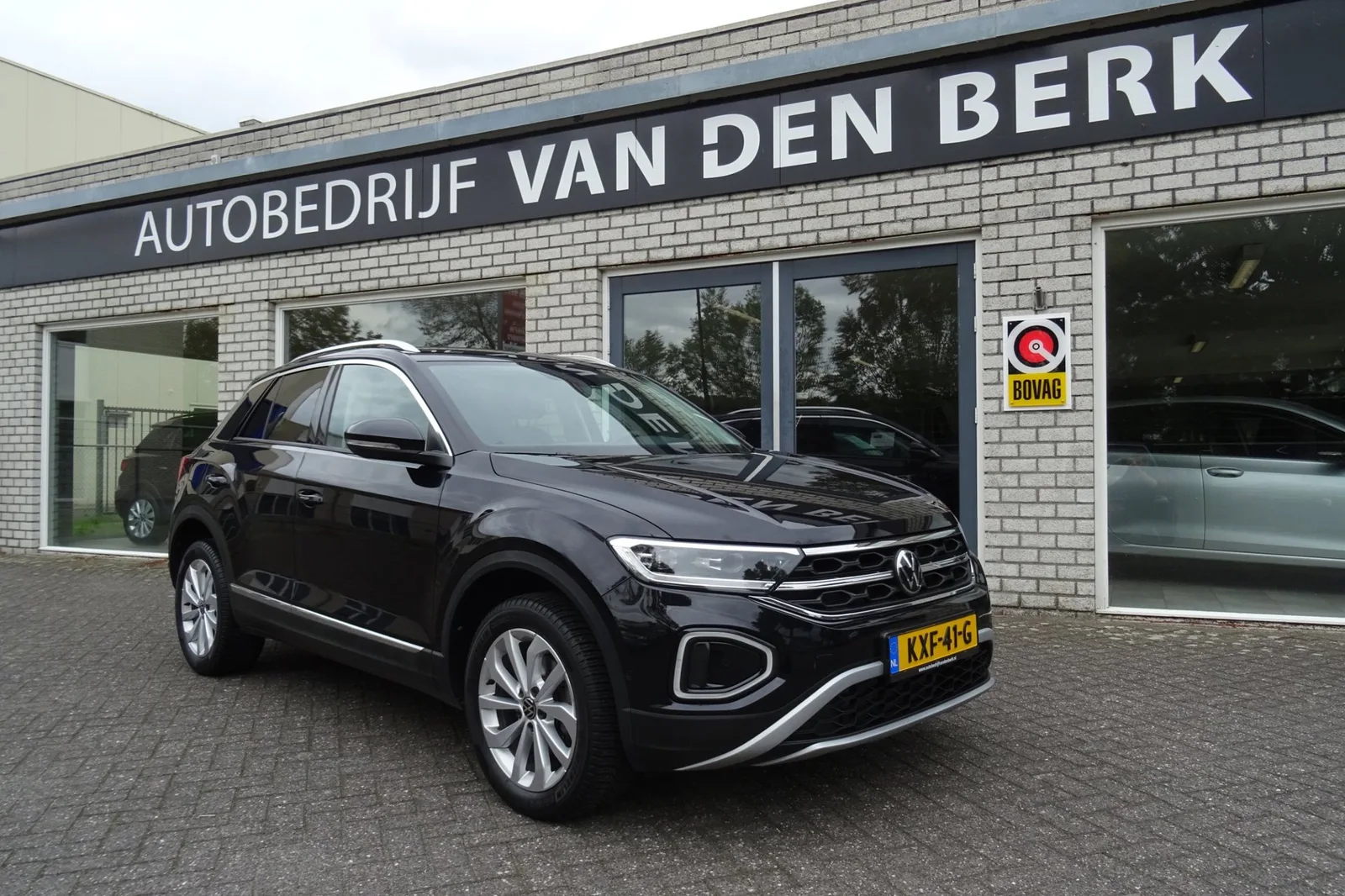 Volkswagen T-Roc (2022) — foto 1