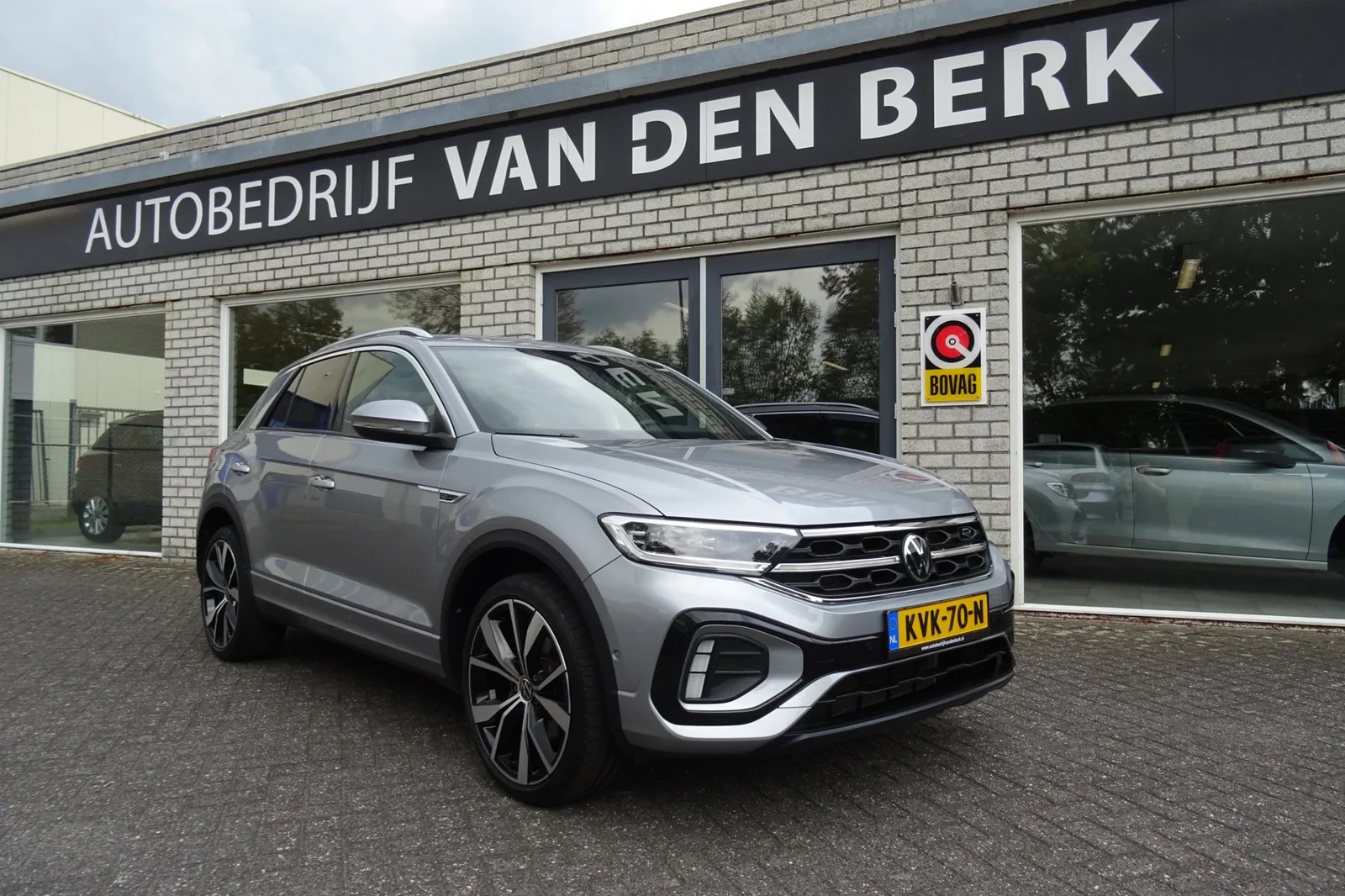 Volkswagen T-Roc (2022) — foto 1