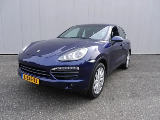 Porsche Cayenne (2011) — foto 1