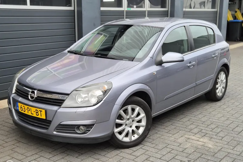 Opel Astra (2004)