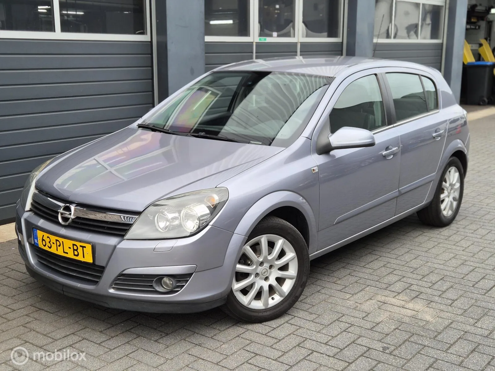 Opel Astra (2004) — foto 1