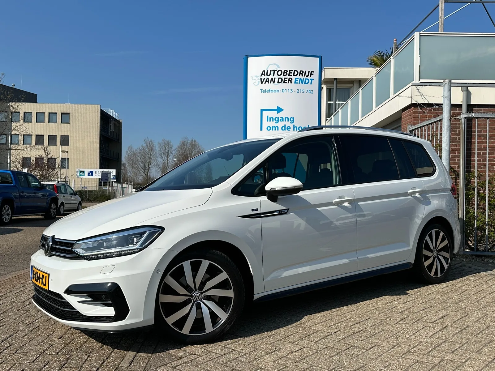 Volkswagen Touran (2019) — foto 1