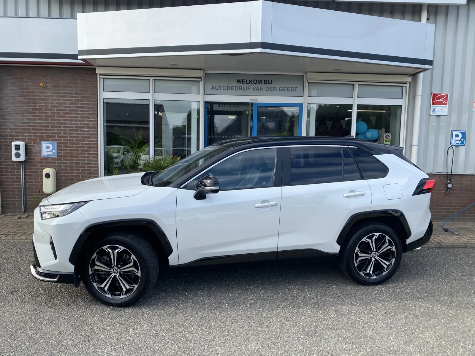 Toyota RAV4 (2025) — foto 1