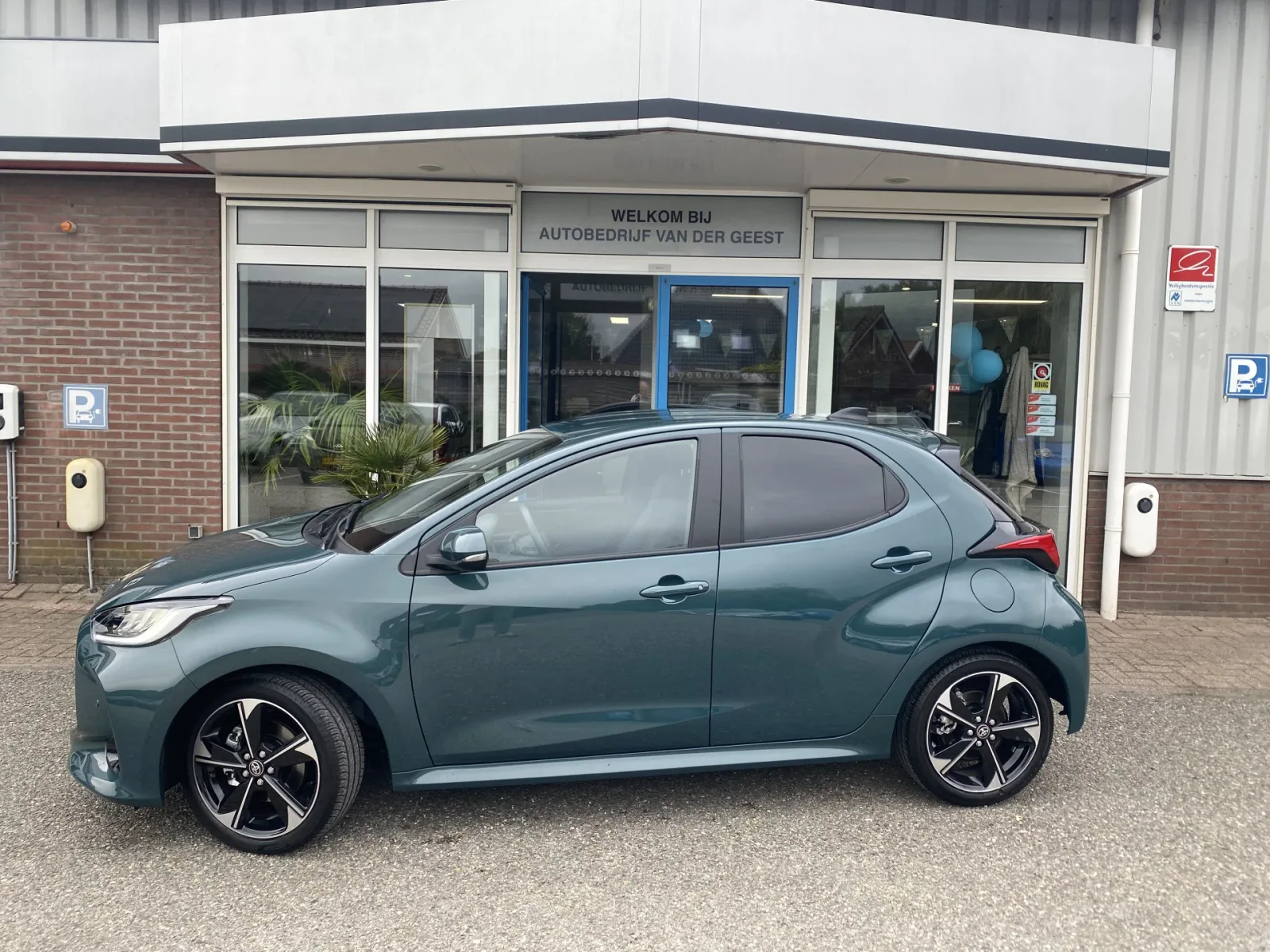 Toyota Yaris (2025) — foto 1