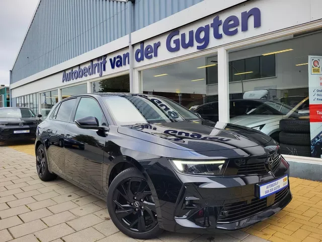 Opel Astra (2022) — foto 1