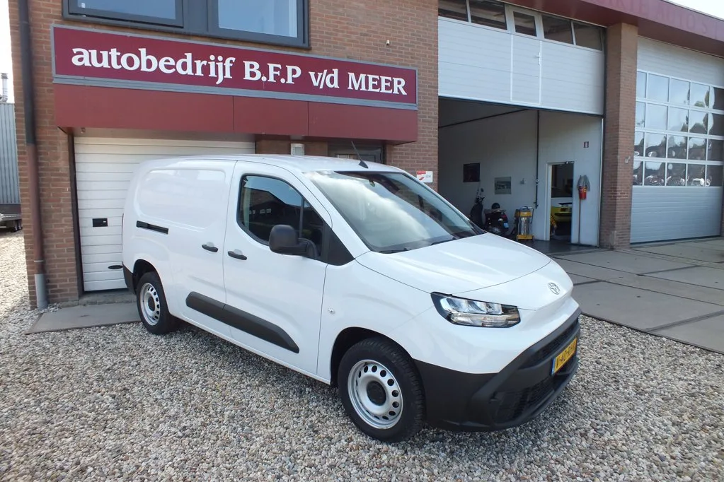 Toyota ProAce City (2024) — foto 1
