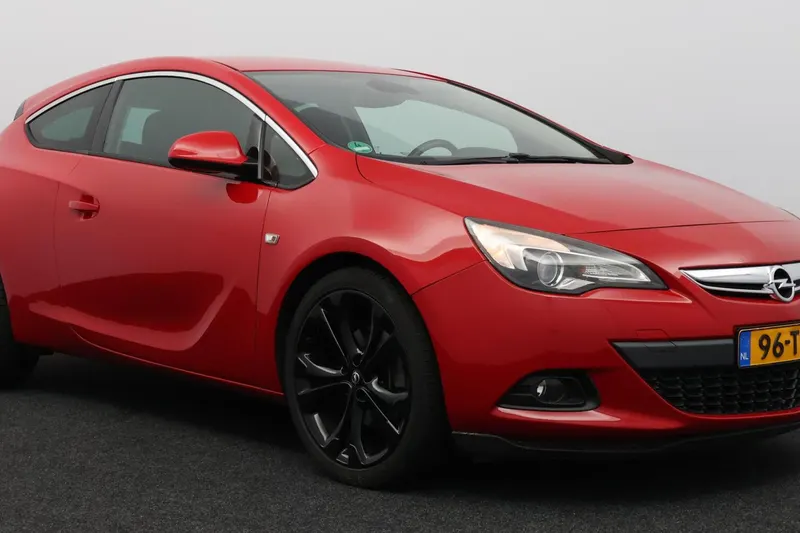 Opel Astra (2012)