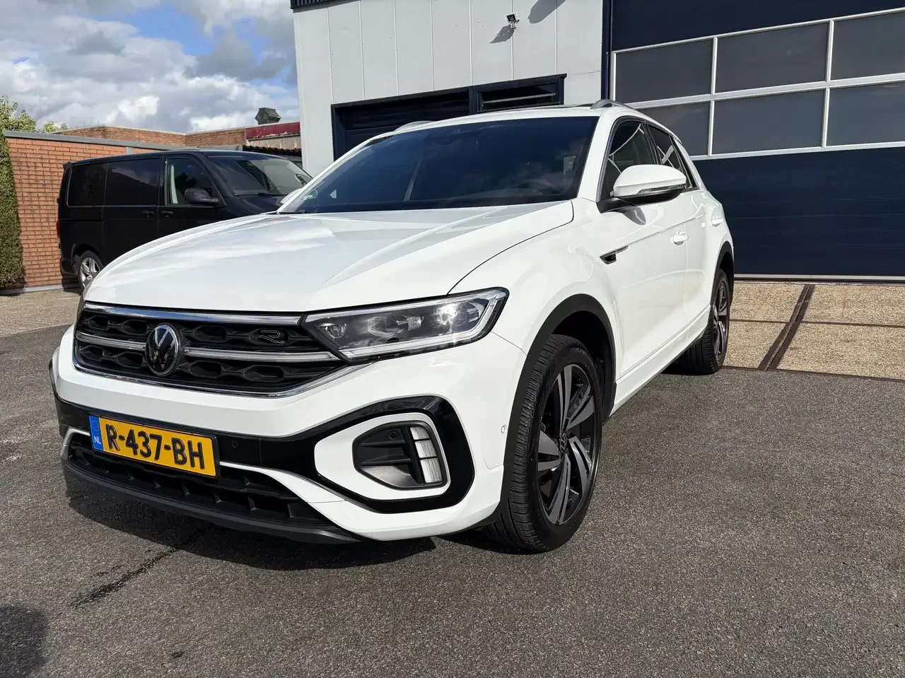 Volkswagen T-Roc (2022) — foto 1