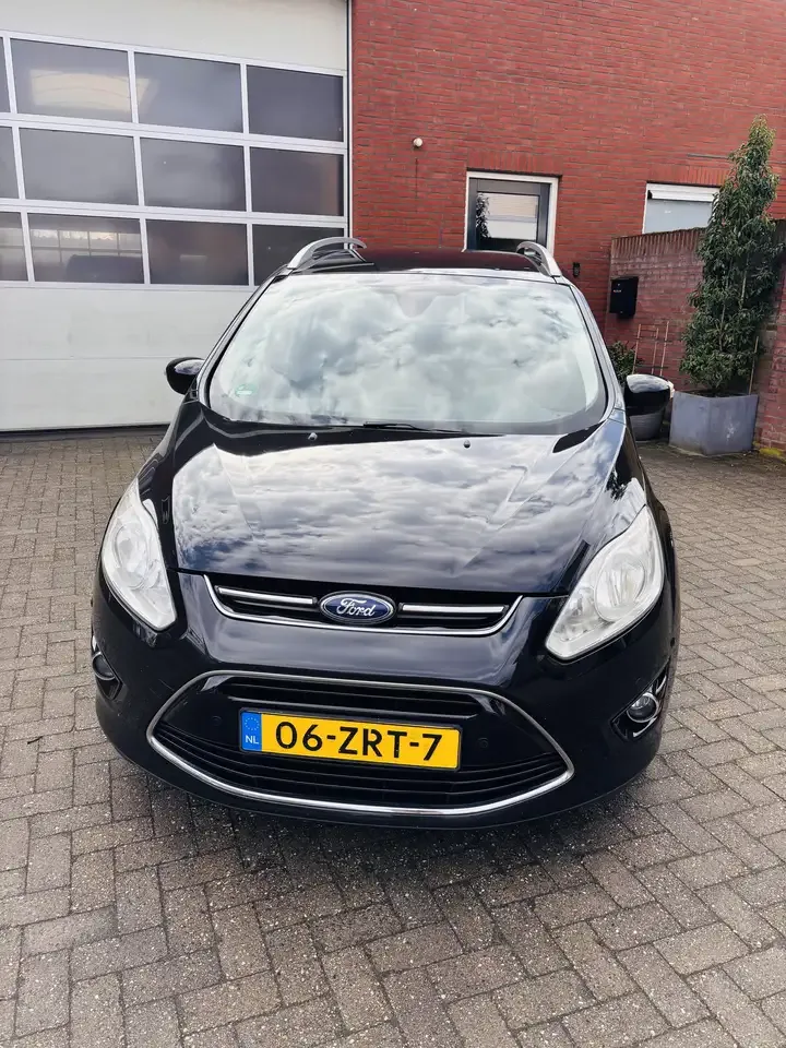 Ford Grand C-Max (2013) — foto 1