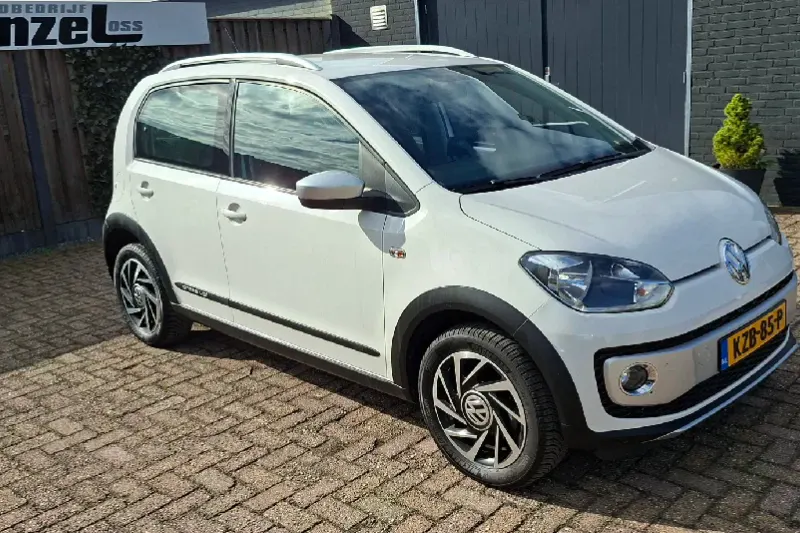 Volkswagen Up! (2017)