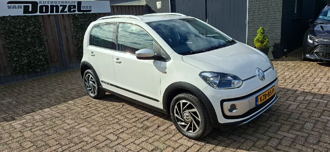 Volkswagen Up! (2017) — foto 1