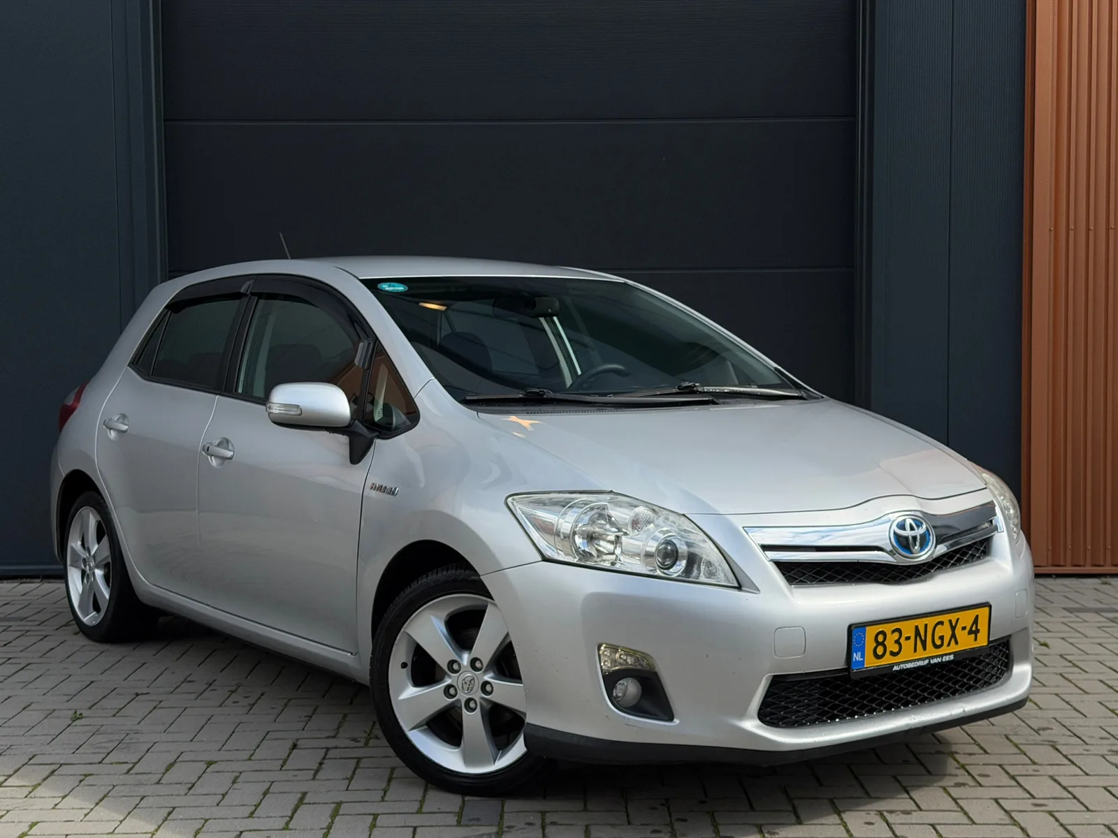 Toyota Auris (2010) — foto 1