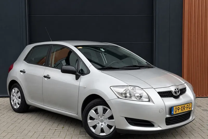 Toyota Auris (2007)